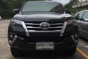 Такси. Паттайя. Бангкок. Аренда машины с водителем. Трансфер. Тип 3. SUV Toyota Fortuner