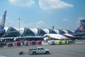 VIP такси. Аэропорт Бангкока Суварнабхуми. Встреча у трапа самолета. VIP проводы